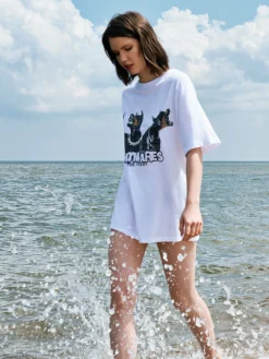 Cropp Koszulki, Topy|Unisex*Biała koszulka z dobermanami UNISEX