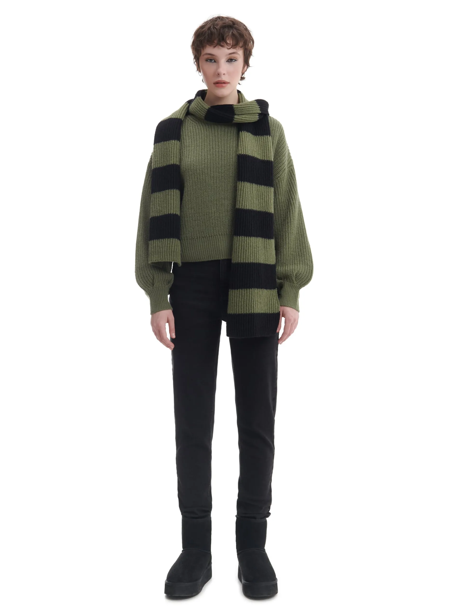 Cropp Swetry*Ciemno sweter z szerokim rękawem