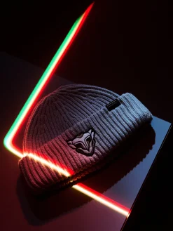 Cropp Czapki*Czapka beanie z naszywką Arcane