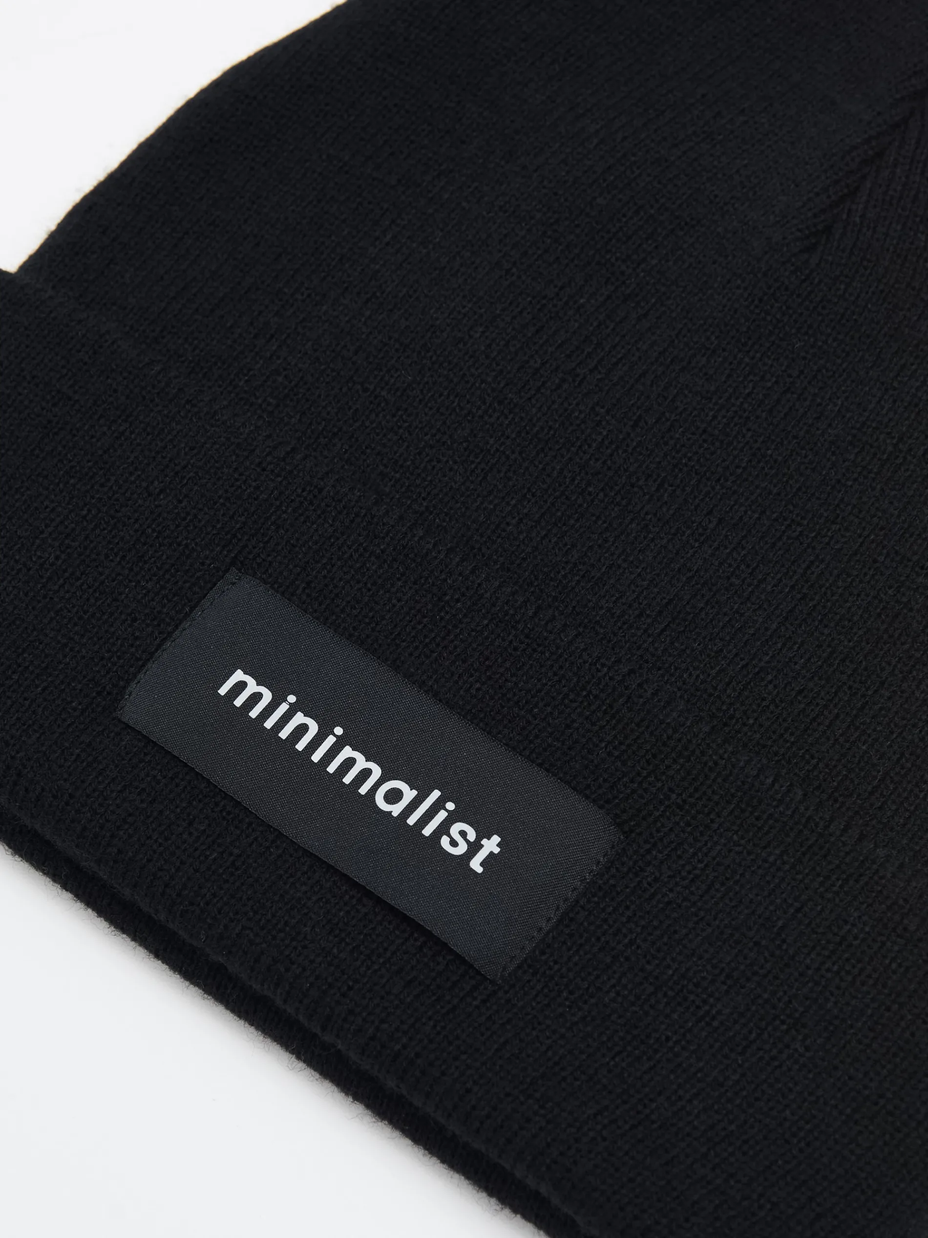 Cropp Czapki*Czarna czapka beanie z naszywką