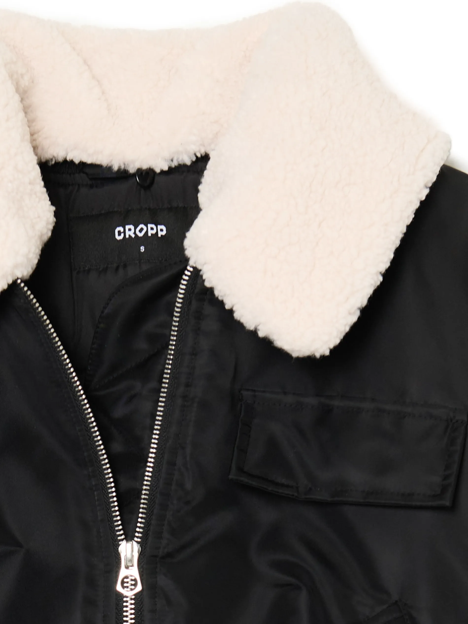 Cropp Kożuszki, Futerka*Czarna kurtka z odpinanym kołnierzem
