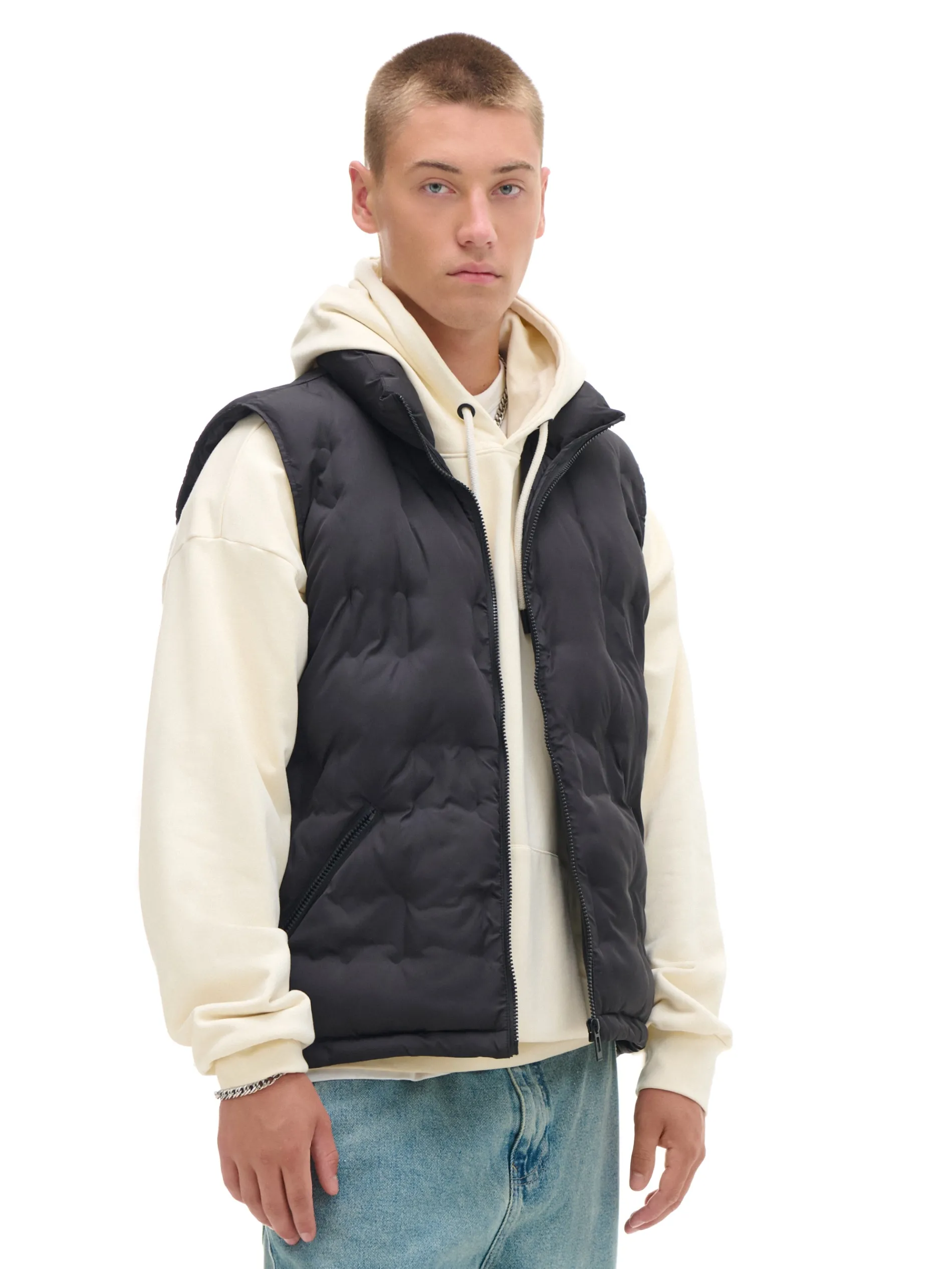 Cropp Kurtki, Płaszcze*Czarna pikowana kamizelka ze stójką