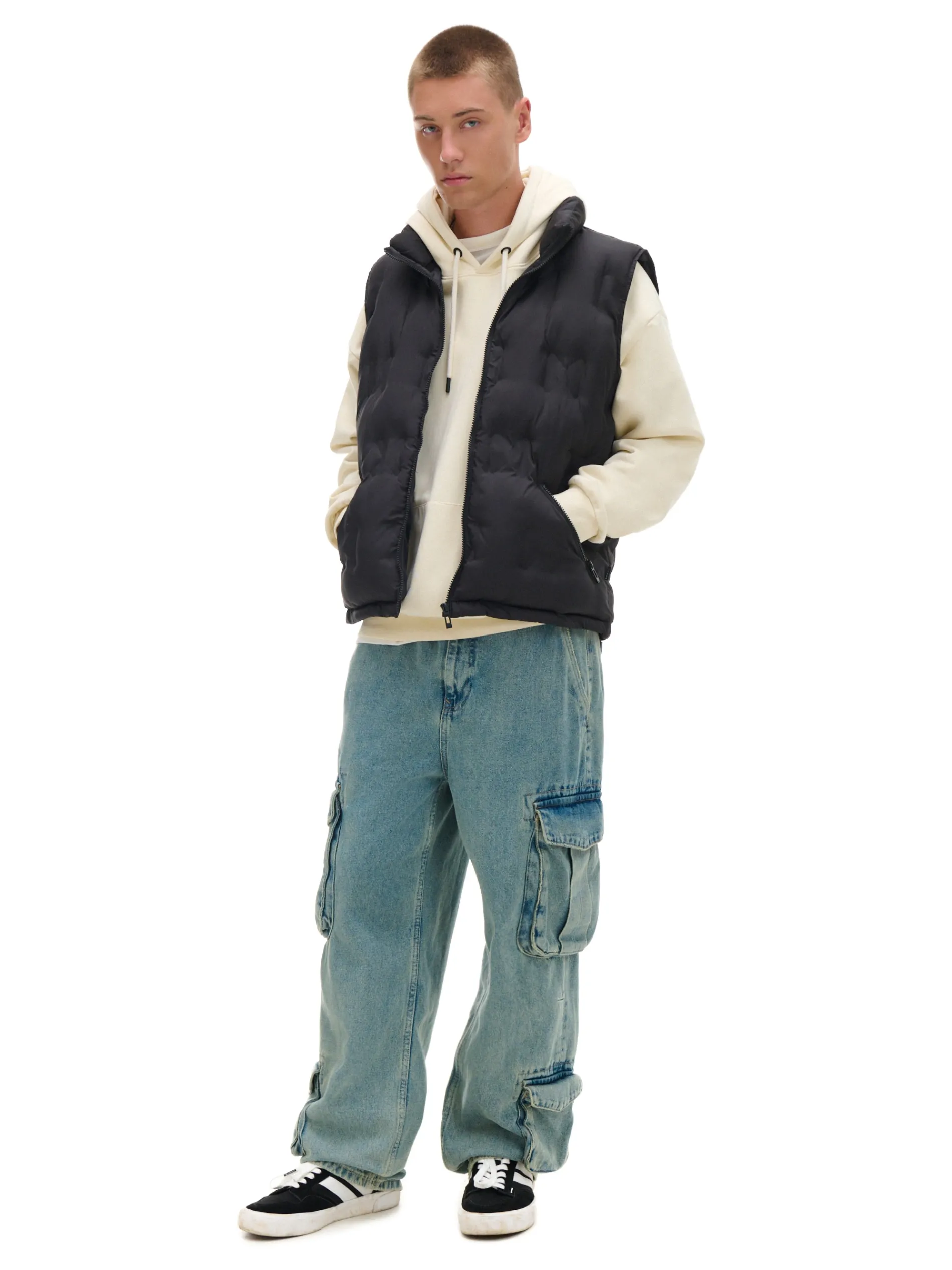 Cropp Kurtki, Płaszcze*Czarna pikowana kamizelka ze stójką