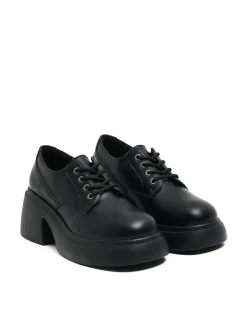 Cropp Półbuty*Czarne loafersy z imitacji skóry