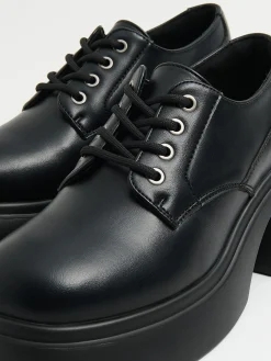 Cropp Półbuty*Czarne loafersy z imitacji skóry