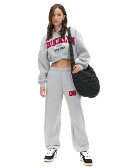 Cropp Spodnie|Sety*Jasnoszare dresowe joggery z naszywką