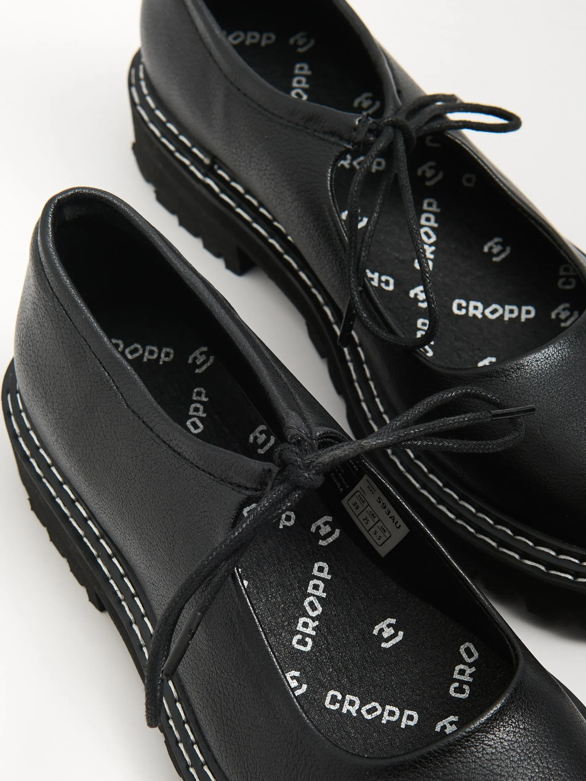 Cropp Półbuty*Półbuty z ozdobnymi sznurówkami