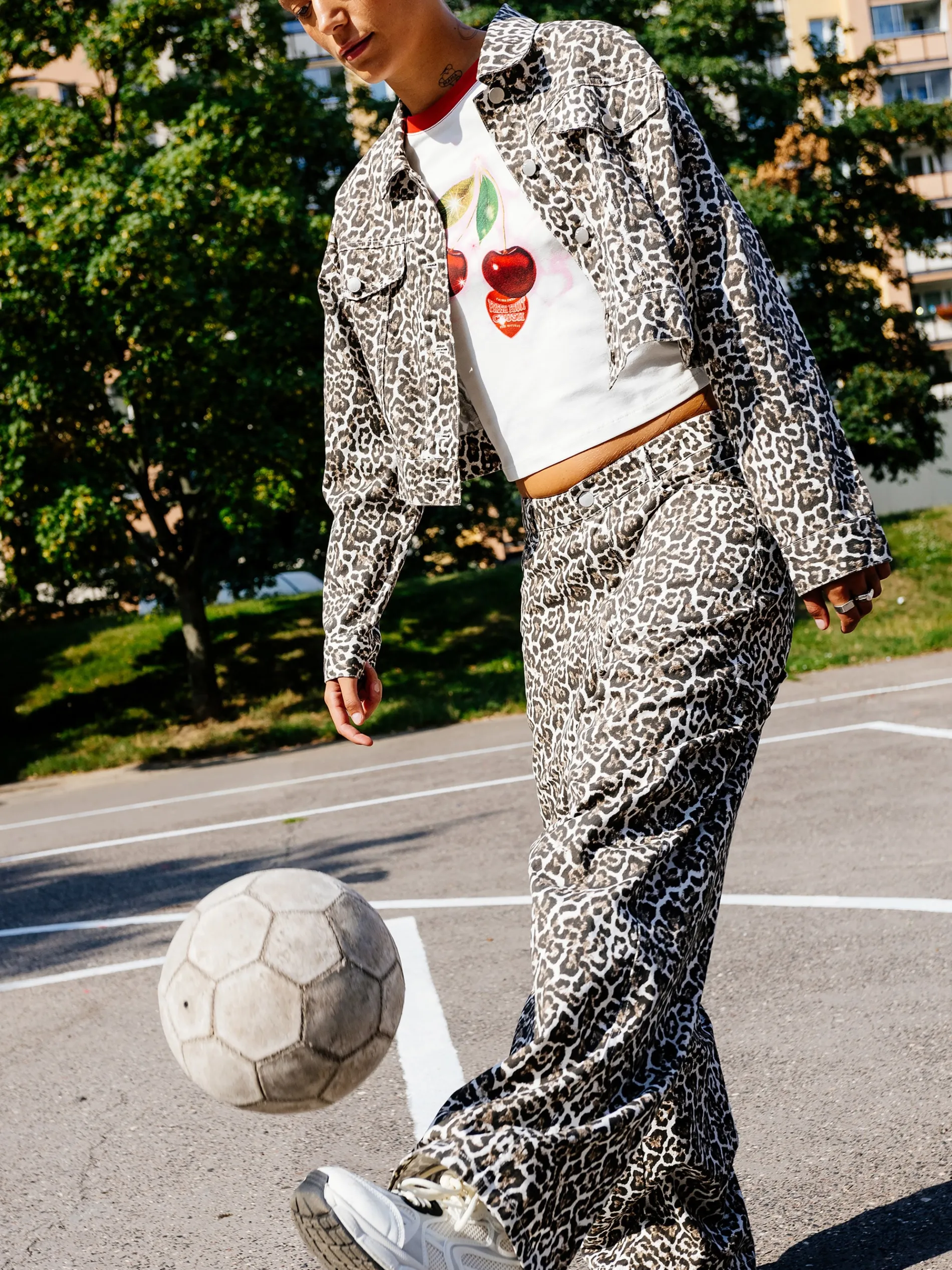 Cropp Spodnie|Sety*Spodnie baggy w panterkę