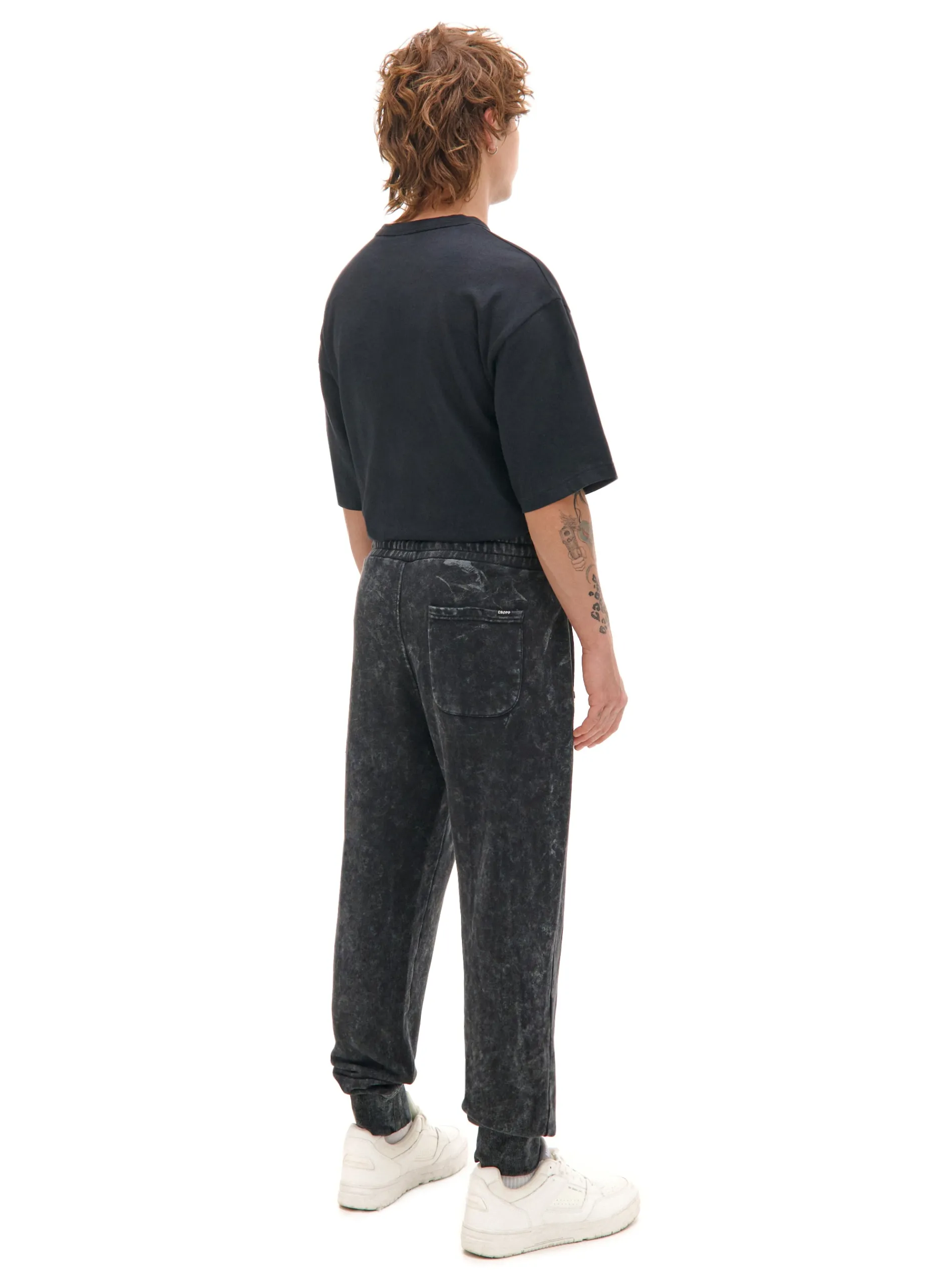 Cropp Spodnie*Spodnie joggery regular z napisem