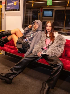 Cropp Spodnie*Spodnie straight z imitacji skóry