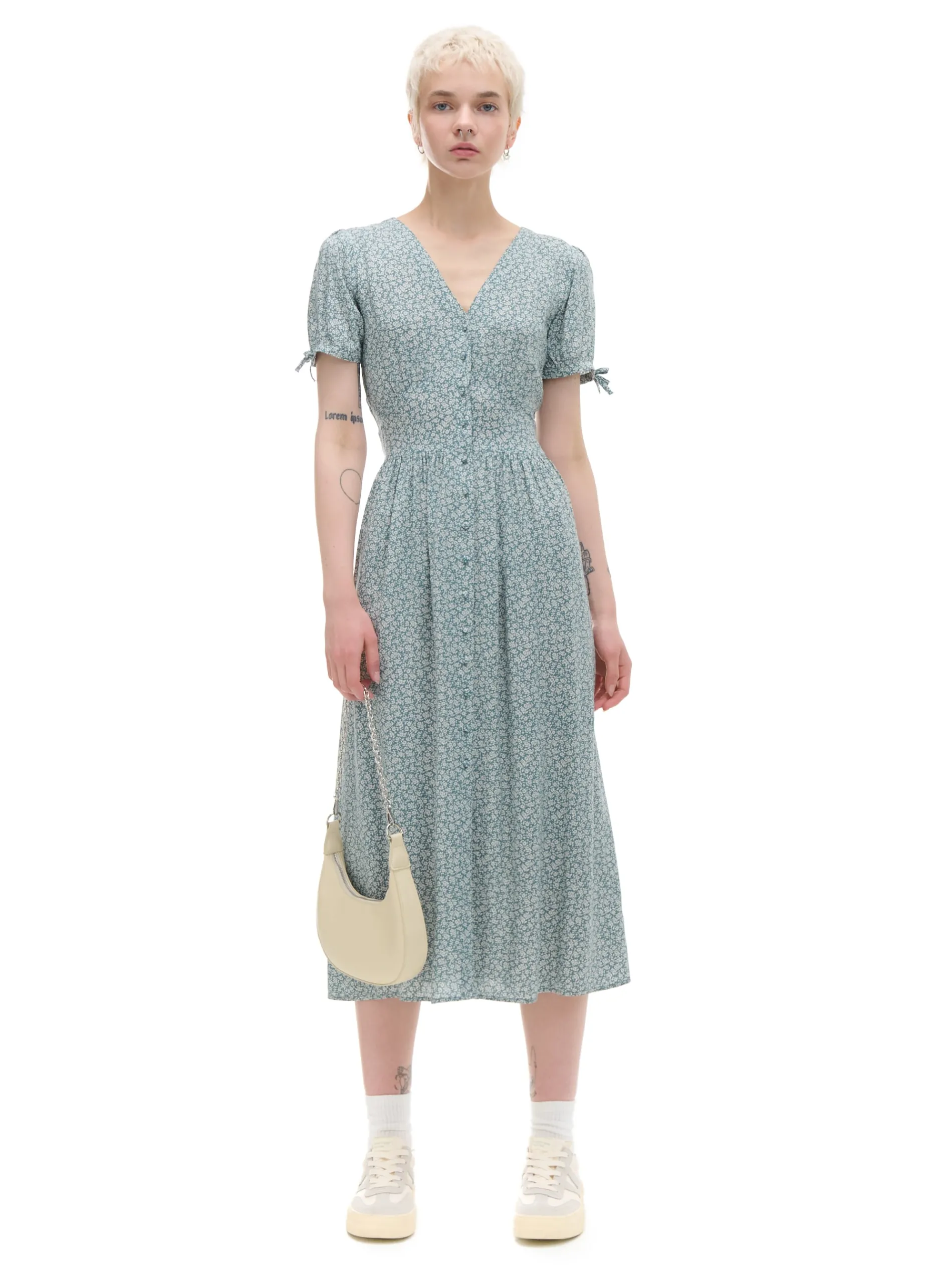 Cropp Sukienki, Kombinezony*Sukienka midi z motywem kwiatowym