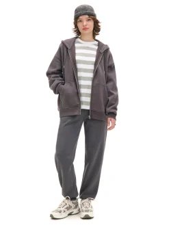 Cropp Spodnie*Szare dresowe joggery z nadrukiem